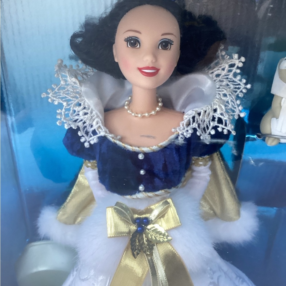 Vintage Disney Holiday Princess Snow White Doll 1998 Mattel Special Edition